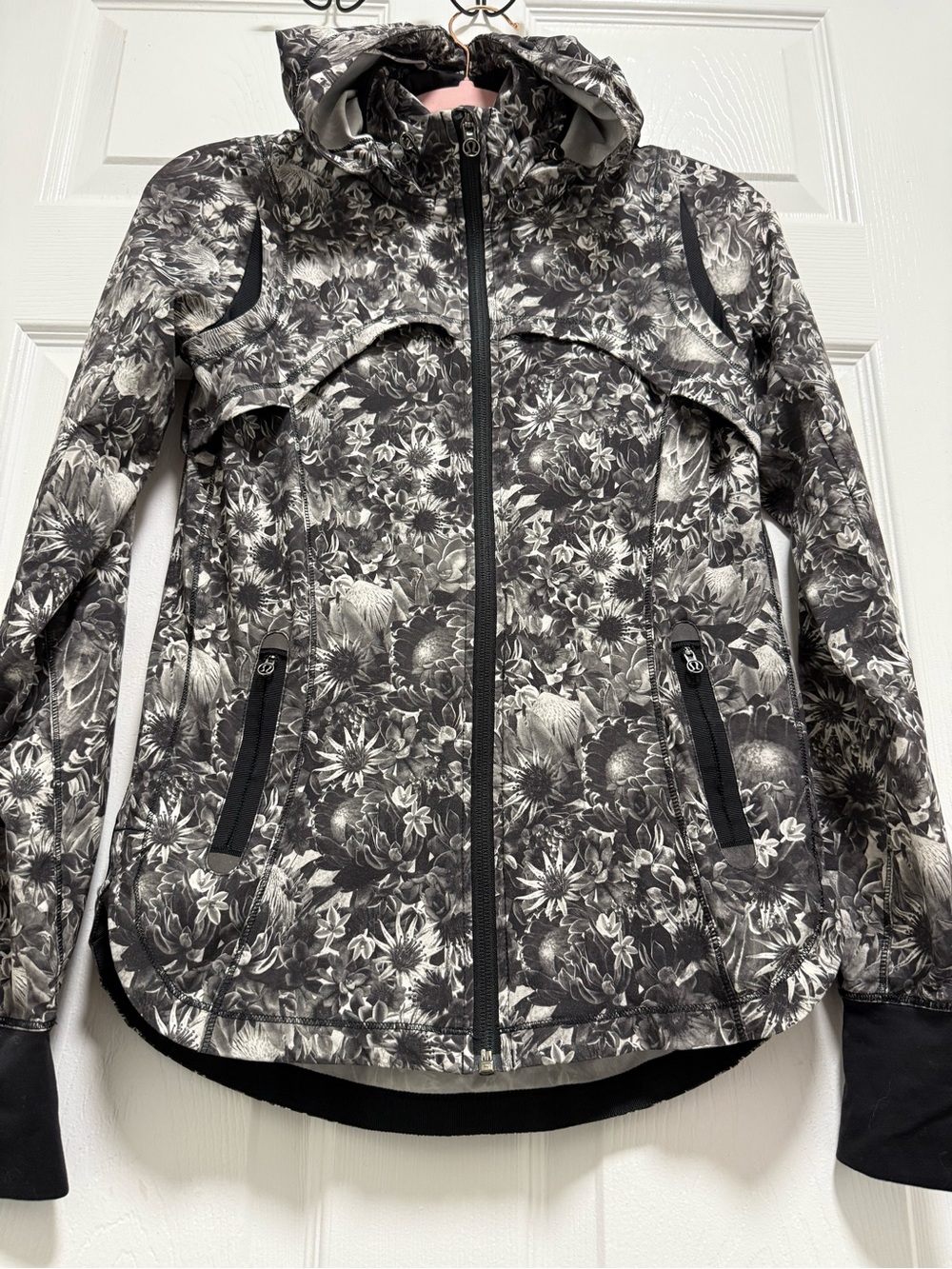 Lululemon Floral Full Zip Jacket 2 Black White Hooded Running Lightweight